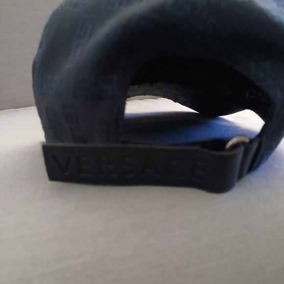 Versace Black Cap with Medusa Logo - Picture 8 of 15